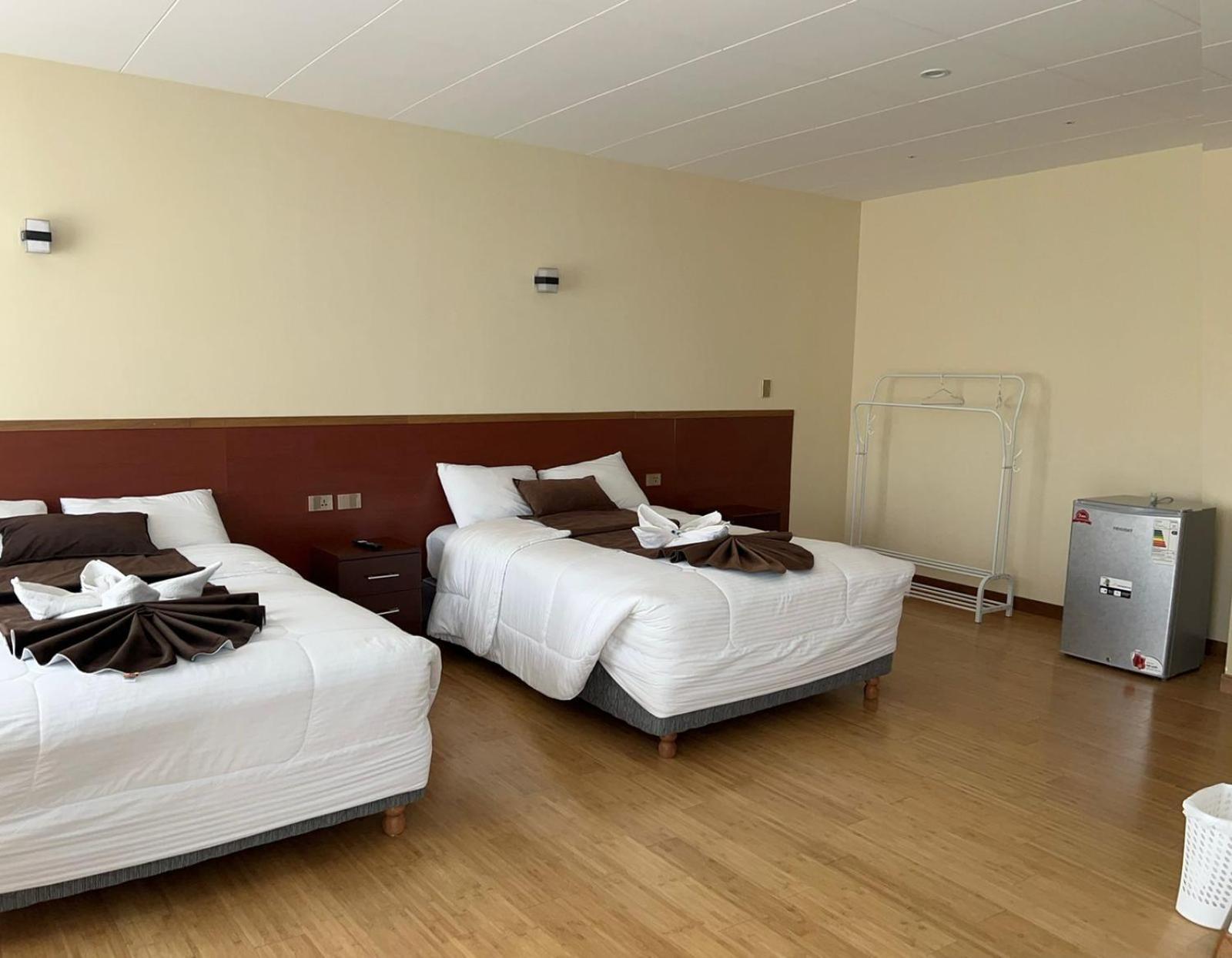 Hostal Alvasar Copacabana  Ngoại thất bức ảnh